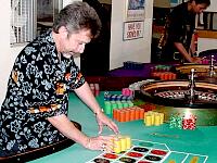 Learn to deal Roulette